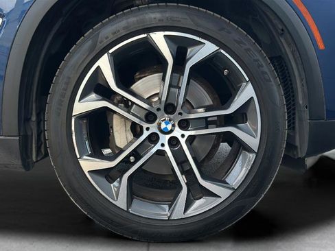 Used 2022 BMW X5 xDrive40i AWD/4WD image 39