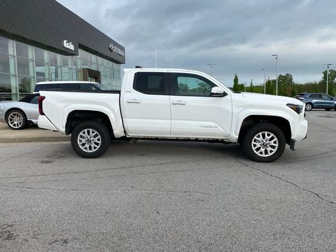 Used 2024 Toyota Tacoma SR5 image 8