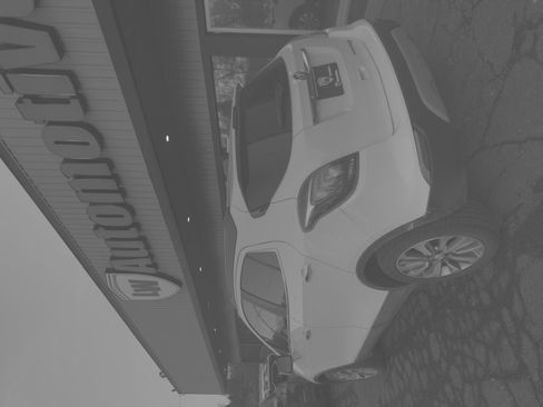 Used 2020 Buick Encore Preferred image 6