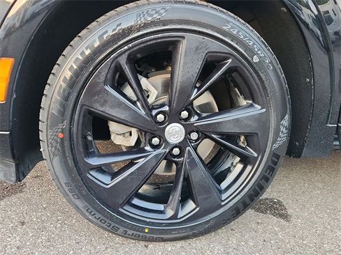 Used 2021 Buick Envision Essence w/ Sport Touring Package image 10