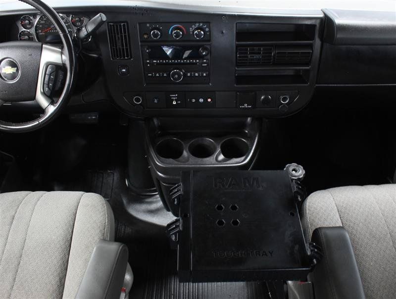 Used 2017 Chevrolet Express 3500 Extended RWD image 9