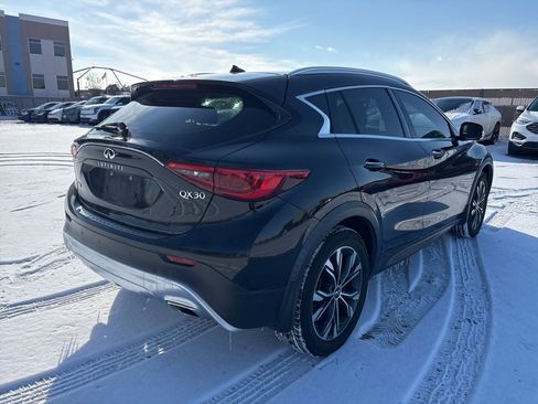 Used 2018 INFINITI QX30 Premium w/ Cargo Package image 5