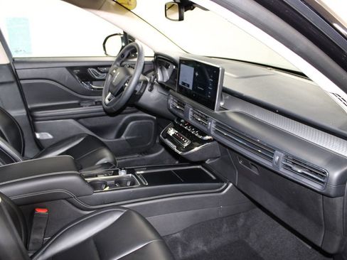 Used 2024 Lincoln Corsair FWD image 24