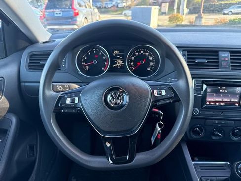 Used 2016 Volkswagen Jetta S image 32