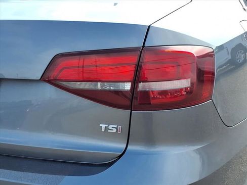 Used 2017 Volkswagen Jetta SE image 11