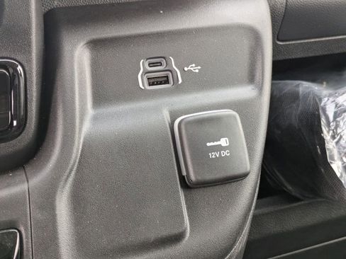 Used 2024 RAM ProMaster 2500 FWD image 27