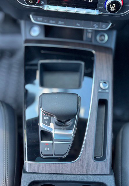 Used 2023 Audi Q5 Premium w/ Convenience Package AWD/4WD image 20