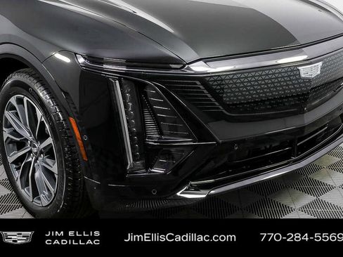 New 2026 Cadillac Lyriq Sport RWD image 37