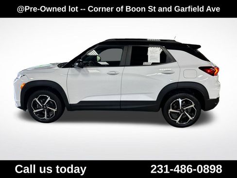 Used 2023 Chevrolet TrailBlazer RS w/ Convenience Package AWD/4WD image 2