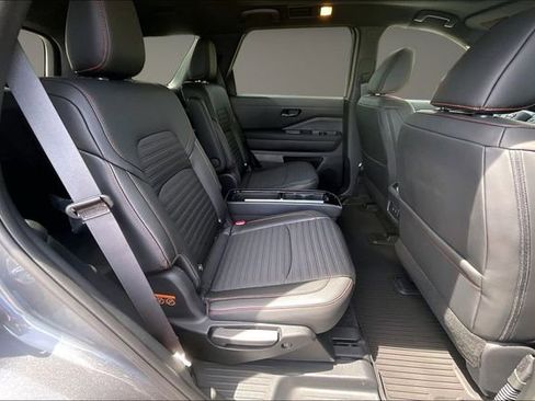 New 2026 Nissan Pathfinder Rock Creek w/ Rock Creek Premium Package AWD/4WD image 9