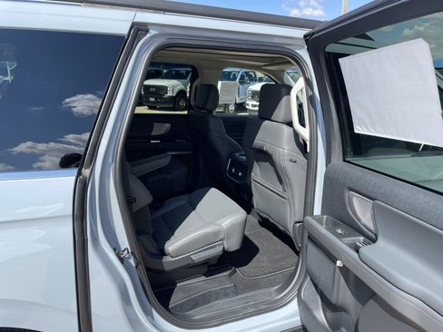 New 2025 Ford Expedition Max Active image 33