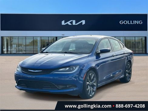 Used 2015 Chrysler 200 S w/ Navigation & Sound Group I image 5
