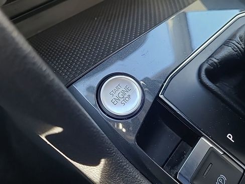 Used 2019 Volkswagen Tiguan SE w/ Panoramic Sunroof Package image 26