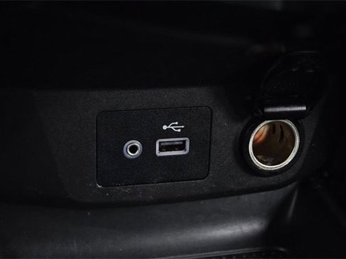 Used 2021 Nissan Rogue Sport S image 17