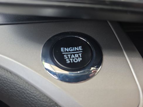 Used 2023 Ford Explorer XLT w/ Equipment Group 202A AWD/4WD image 16