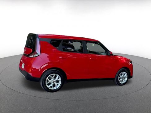 Used 2025 Kia Soul LX w/ LX Technology Package FWD image 15