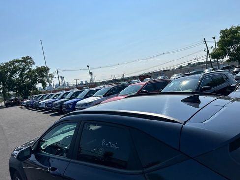 Used 2025 Hyundai Kona SEL FWD image 5