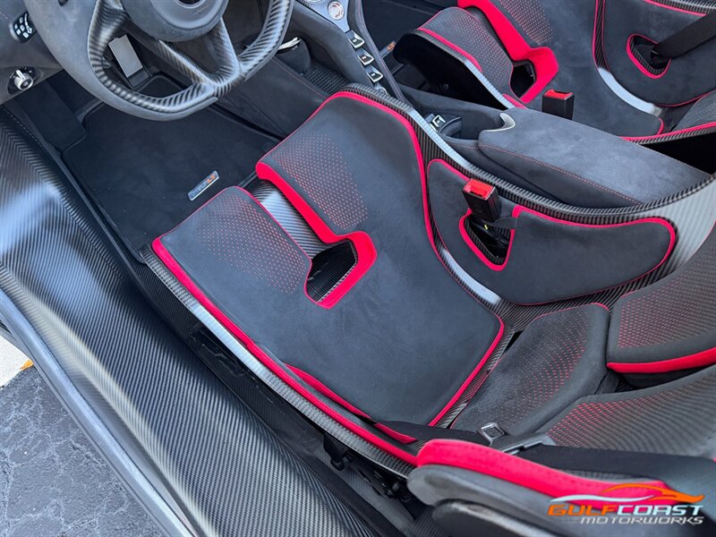 Used 2022 McLaren 765LT RWD image 27