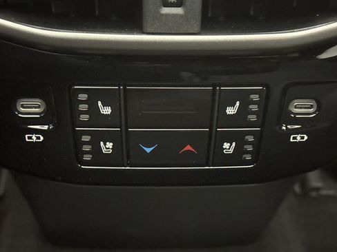 Used 2025 Lexus RX 450h AWD w/ Luxury Package image 22