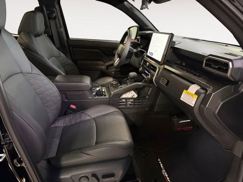 Used 2026 Toyota Tacoma TRD Off-Road w/ TRD Off Road Premium Package AWD/4WD image 22