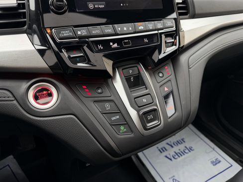 Used 2024 Honda Odyssey Sport image 18