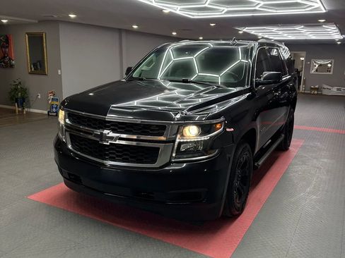 Used 2019 Chevrolet Tahoe LS RWD image 2