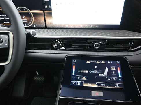 New 2026 INFINITI QX80 Autograph w/ Premium Cargo Package image 31