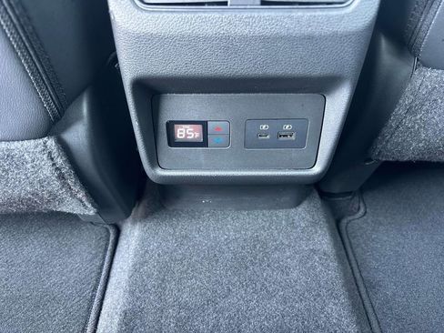 Used 2023 Nissan Rogue SL w/ SL Premium Package image 12