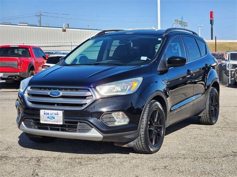 Used 2017 Ford Escape SE w/ SE Leather Comfort Package image 3