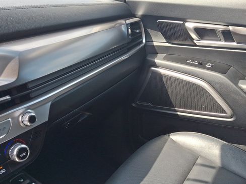 Used 2023 Kia Telluride S AWD/4WD image 33