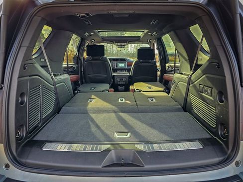 Certified 2023 GMC Yukon Denali Ultimate image 39