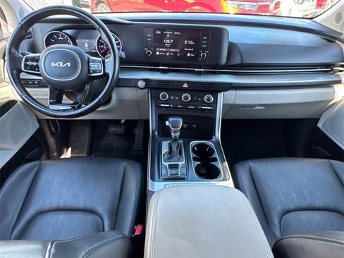 Used 2022 Kia Carnival LX image 20