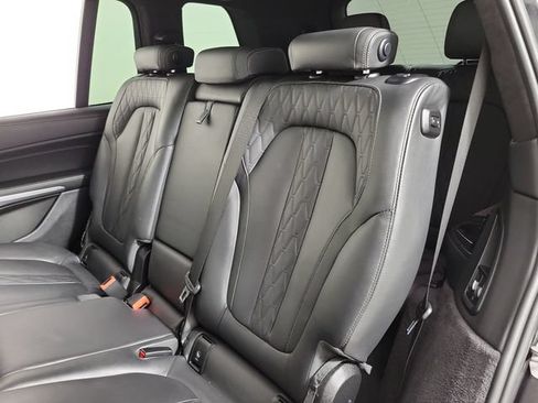 Used 2024 BMW X7 M60i AWD/4WD image 13