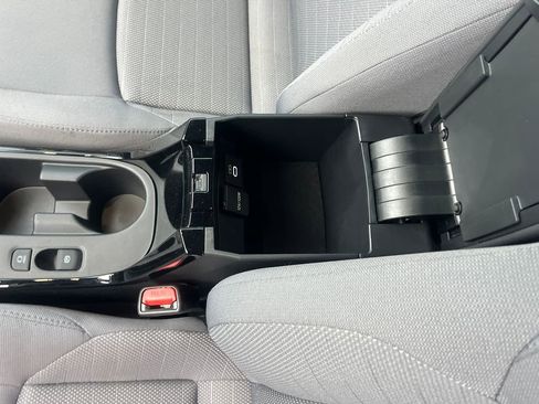 Certified 2024 Toyota Corolla SE image 28