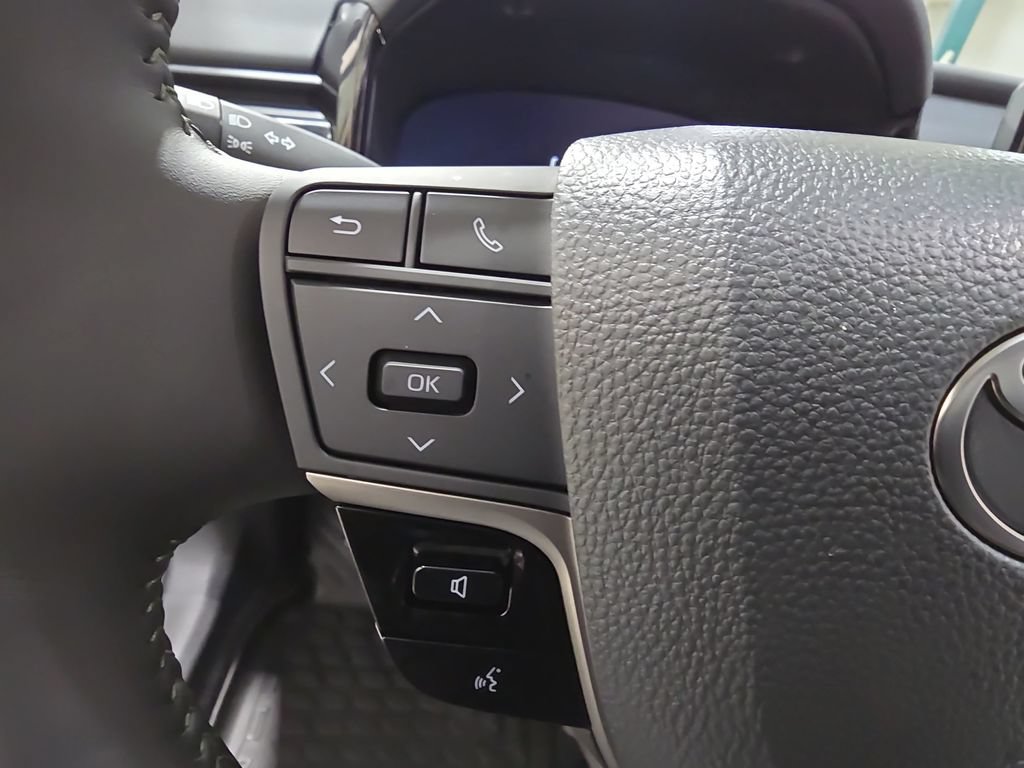 Used 2026 Toyota Camry XLE w/ Premium Plus Package AWD/4WD image 19