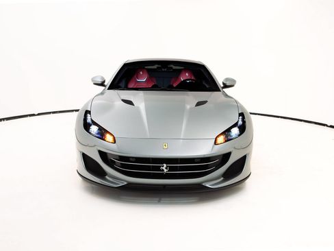 Certified 2019 Ferrari Portofino RWD image 32