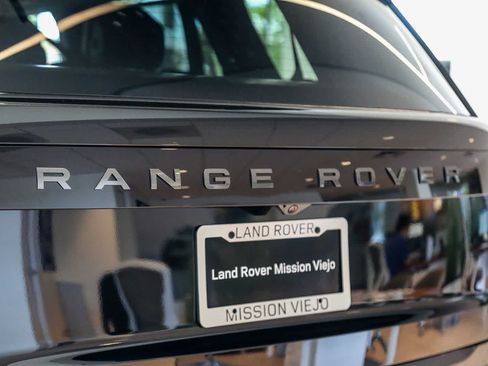 New 2026 Land Rover Range Rover Long Wheelbase SE AWD/4WD image 6