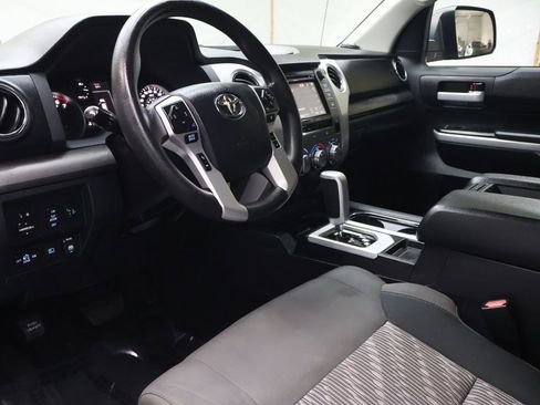 Used 2018 Toyota Tundra SR5 w/ SR5 Upgrade Package image 17