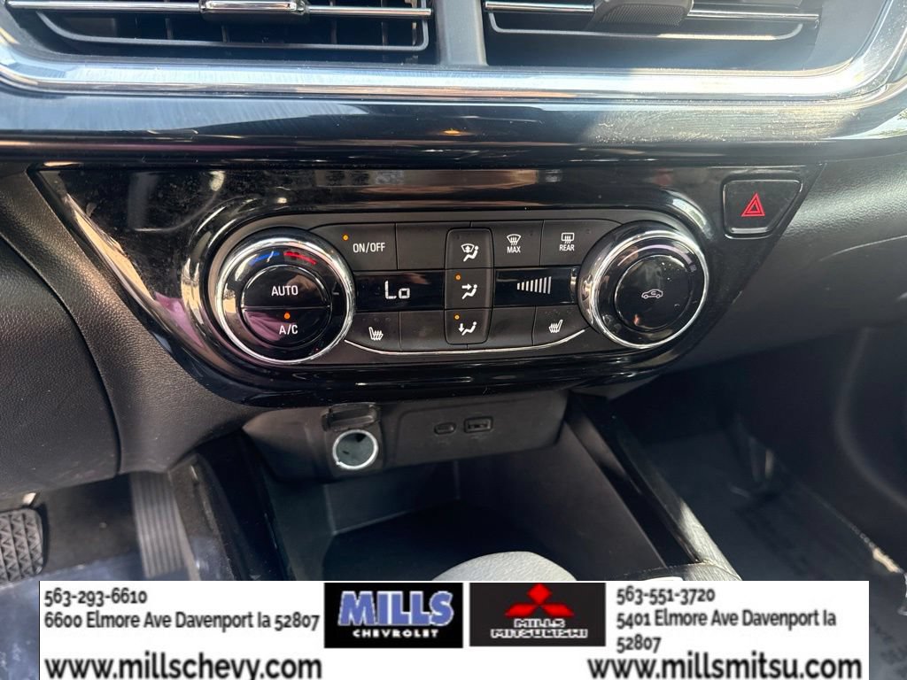 Used 2025 Chevrolet Trax RS w/ Driver Confidence Package FWD image 17