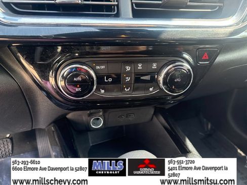 Used 2025 Chevrolet Trax RS w/ Driver Confidence Package FWD image 17