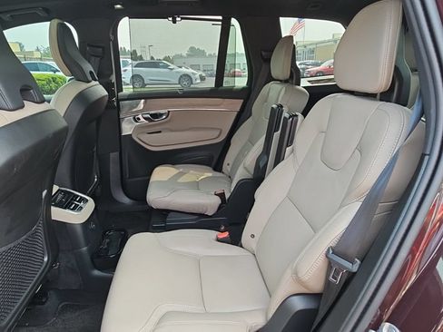 Used 2025 Volvo XC90 T8 Ultra AWD/4WD image 12