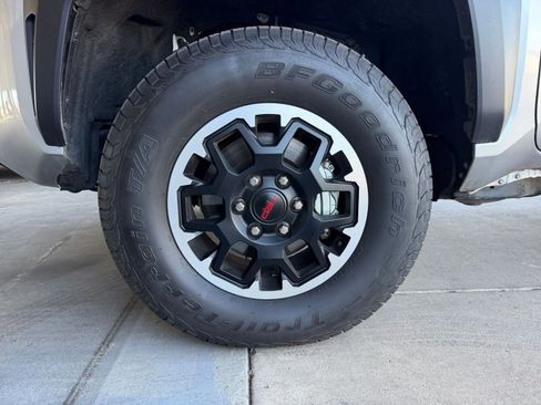 Used 2025 Toyota Tacoma TRD Off-Road image 28