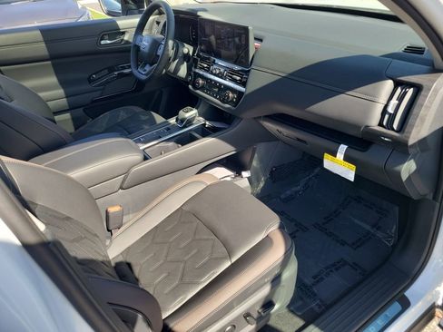 New 2026 Nissan Pathfinder Platinum w/ Cargo Package FWD image 12