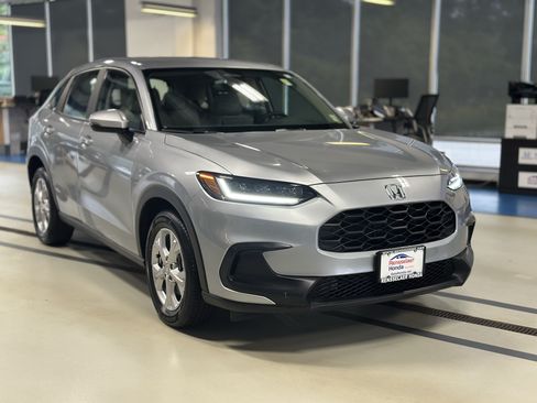 Used 2025 Honda HR-V LX image 4