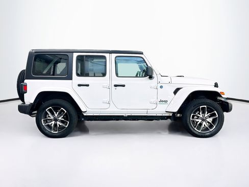 Used 2024 Jeep Wrangler Unlimited w/ LED Headlamp & Fog Lamp Group AWD/4WD image 10