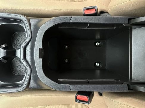 Used 2019 Toyota RAV4 LE w/ Carpet Mat Package AWD/4WD image 20