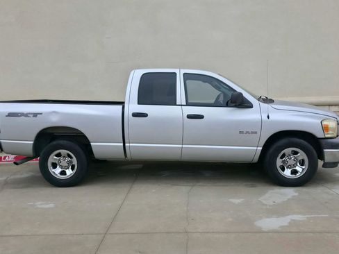 Used 2008 Dodge Ram 1500 Truck ST image 2