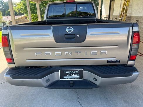 Used 2004 Nissan Frontier XE w/ (VTP) Value Truck Pkg RWD image 13