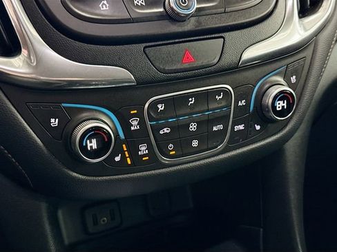 Used 2018 Chevrolet Equinox Premier image 16