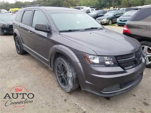 Used 2020 Dodge Journey SE w/ Blacktop Package image 2